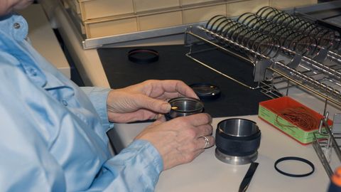 Making Stuff: Season 1. Episode 27, Binoculars cover image cdn