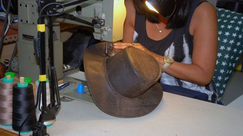 Making Stuff: Season 2. Episode 10, Hats cover image cdn