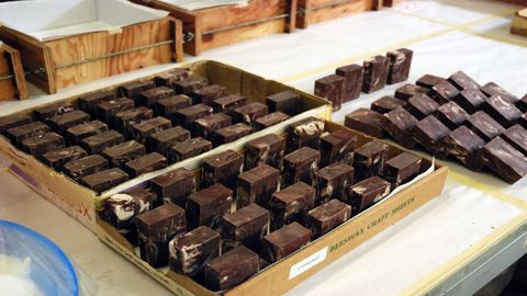 Making Stuff: Season 2. Episode 36, Soap Cakes cover image cdn