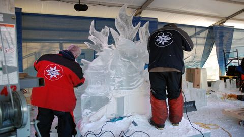 Making Stuff: Season 2. Episode 43, Ice Sculptures cover image cdn