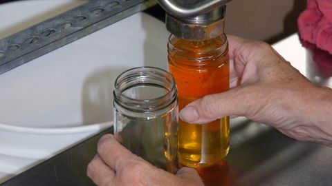 Making Stuff: Season 2. Episode 52, Flour cover image cdn