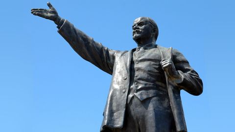 Caught between Hitler and Stalin cover image cdn