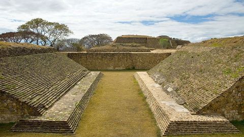 The Great Pyramid of Cholula and El Tajin cover image cdn