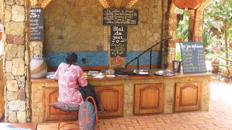 Learning French. Episode 3, French around the World cover image cdn