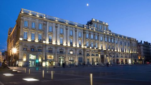 Learning French. Episode 21, Le Patrimoine: Museums cover image cdn