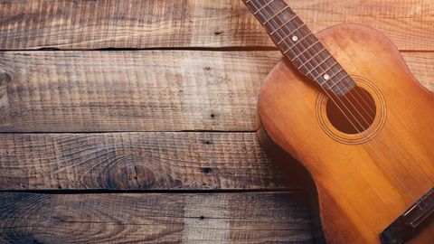 Learning to Play Guitar. Episode 1, Guitar Basics: Play a Song in 60 Seconds cover image cdn