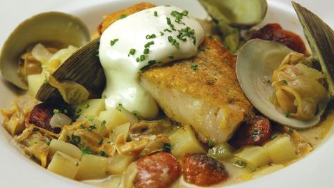 The Everyday Gourmet: Making Great Meals in Less Time. Episode 4, Evolution of a Quick Dish cover image cdn