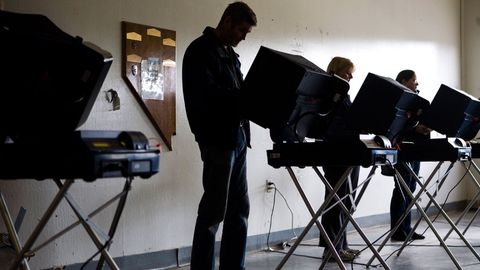 Big Data. Episode 10, Political Polls - How Weighted Averaging Wins cover image cdn