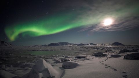 Polar Explorations. Episode 3, Connections between the Poles cover image cdn