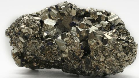 Chemistry and Our Universe. Episode 40, Electron Exchange: Redox Reactions cover image cdn