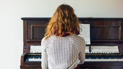 How to Play Piano. Episode 14, Articulation: Legato and Staccato cover image cdn