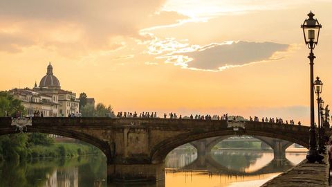 The Guide to Essential Italy. Episode 22, Walking to Santa Maria Novella cover image cdn