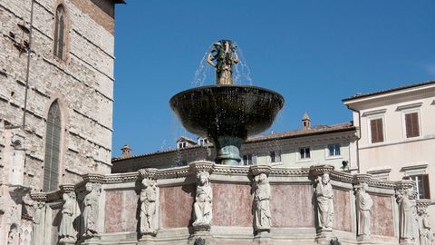 The Guide to Essential Italy. Episode 27, Arezzo, Perugia, and Assisi cover image cdn