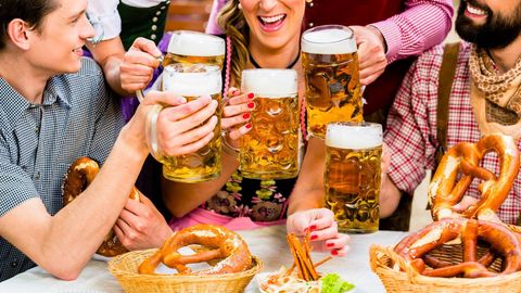 Learning German: A Journey through Language and Culture. Episode 12, Eine Reise nach München und Rothenburg ob der Tauber cover image cdn