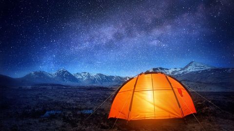 Understanding the Universe: An Introduction to Astronomy, 2nd Edition. Episode 79 The Paradox of the Dark Night Sky cover image cdn